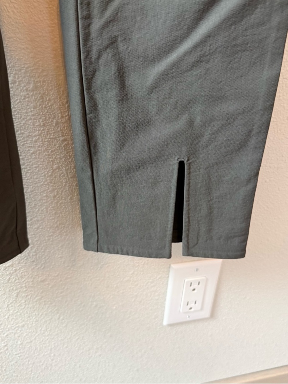 Athleta Wander Slim Straight Crop Pants Arbor Olive Green Casual Women’s Size 4 - Picture 5 of 12